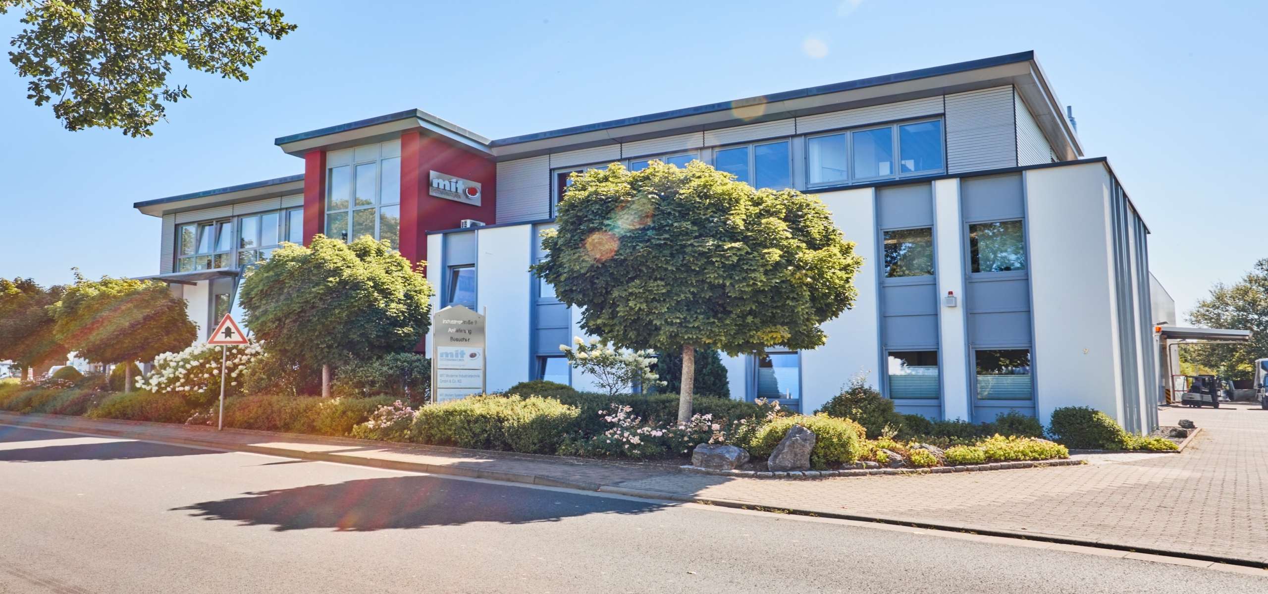 MIT Moderne Industrietechnik GmbH & Co. KG Blechverarbeitung,ERP,Software,Blechbearbeitung | COBUS ConCept